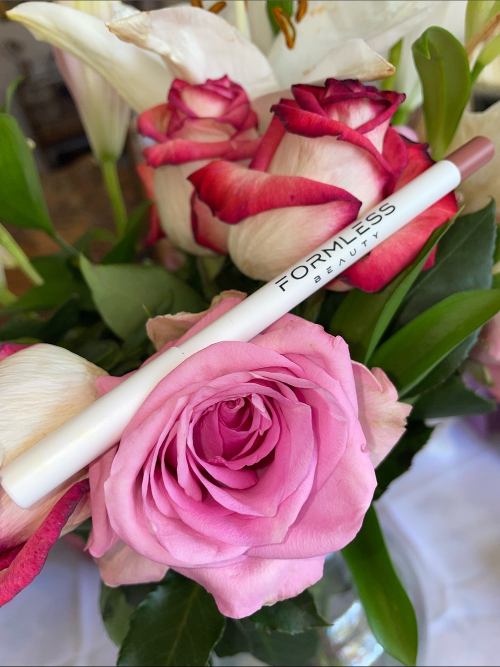 FORMLESS BEAUTY LIP LINER - 90’s ICON